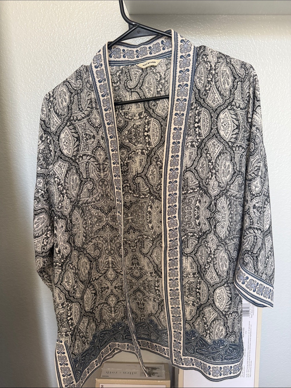 Max Studio Black & White Paisley Open Front Button-Down Shirt